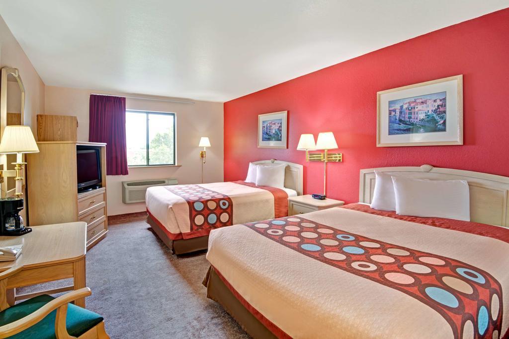 Super 8 By Wyndham Albuquerque West/Coors Blvd Hotel Ngoại thất bức ảnh